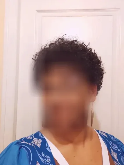 Amira, 37