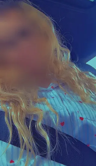 Carla, 28