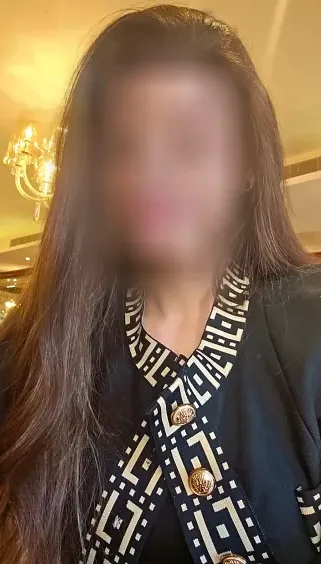 Charlotte, 37