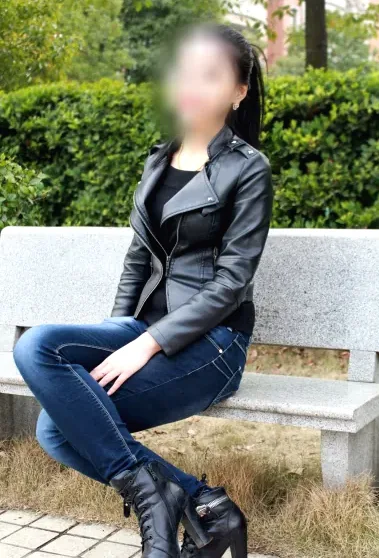 Leonie, 31