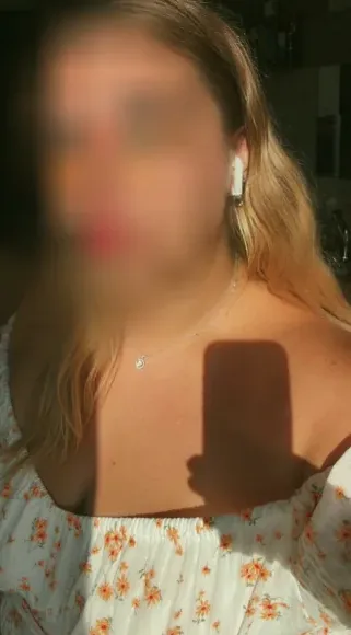 Rebecca, 27
