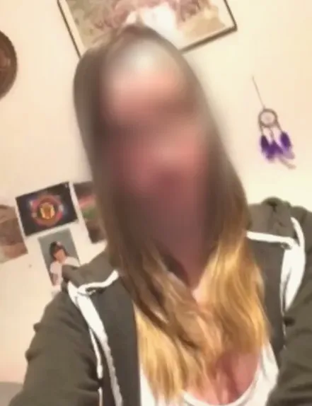 Sandra, 25