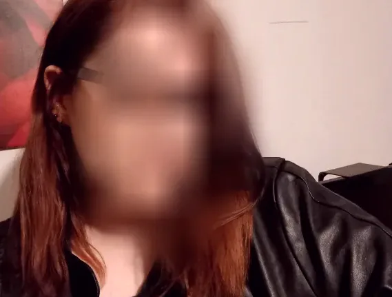 Simone, 25
