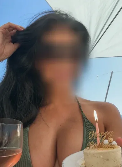 Simone, 40